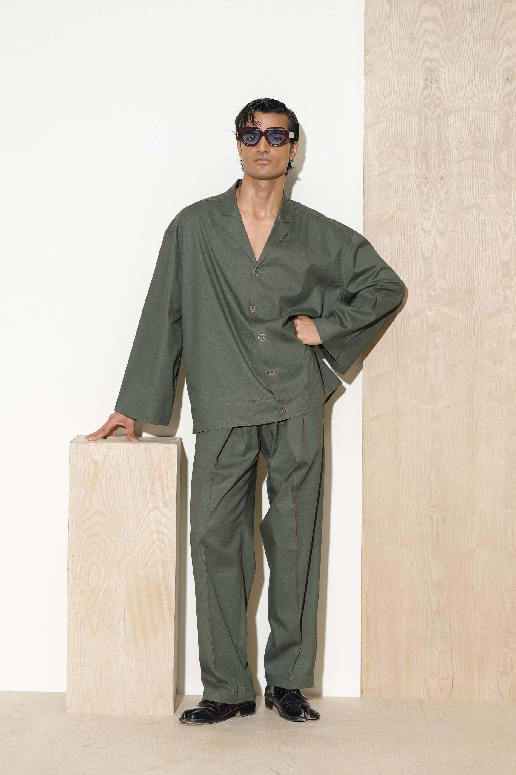Super Oversized Emerald Green Shirt with Unbalanced Pleated Balloon Trousers