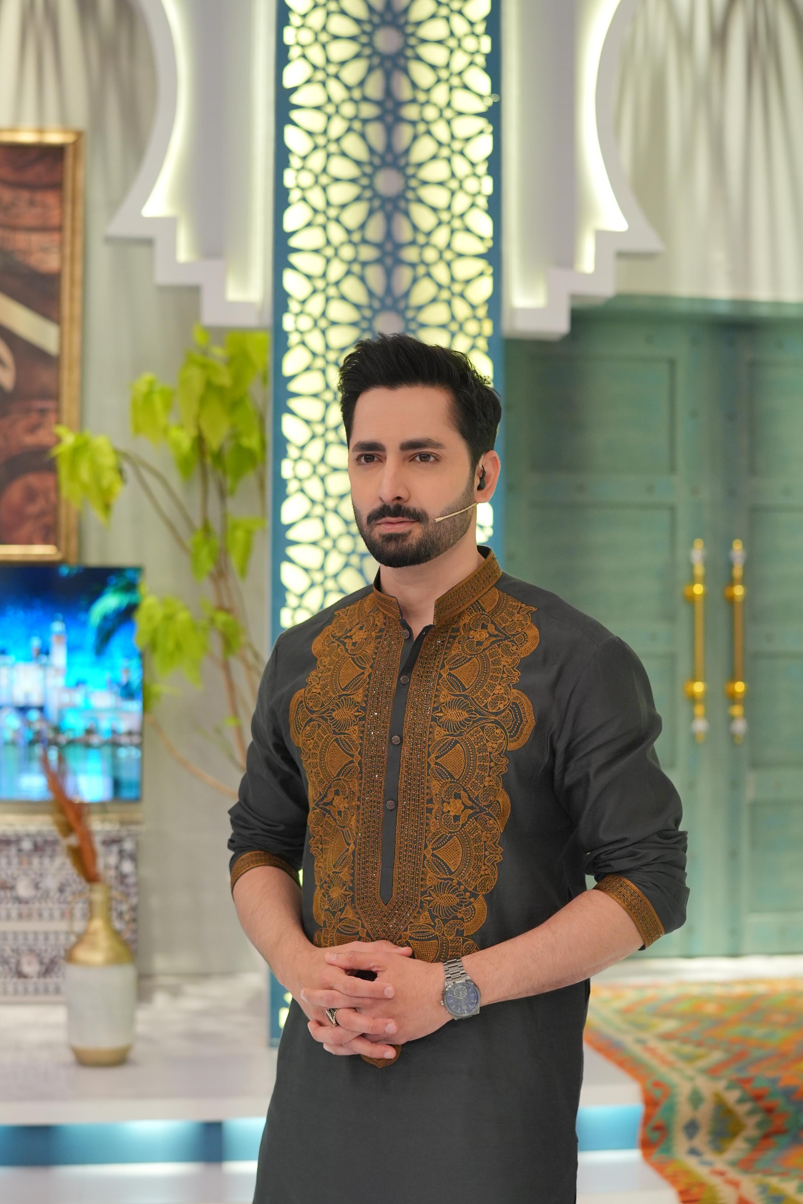 ED25 - Dark Green Neck Embellished Kurta Pajama