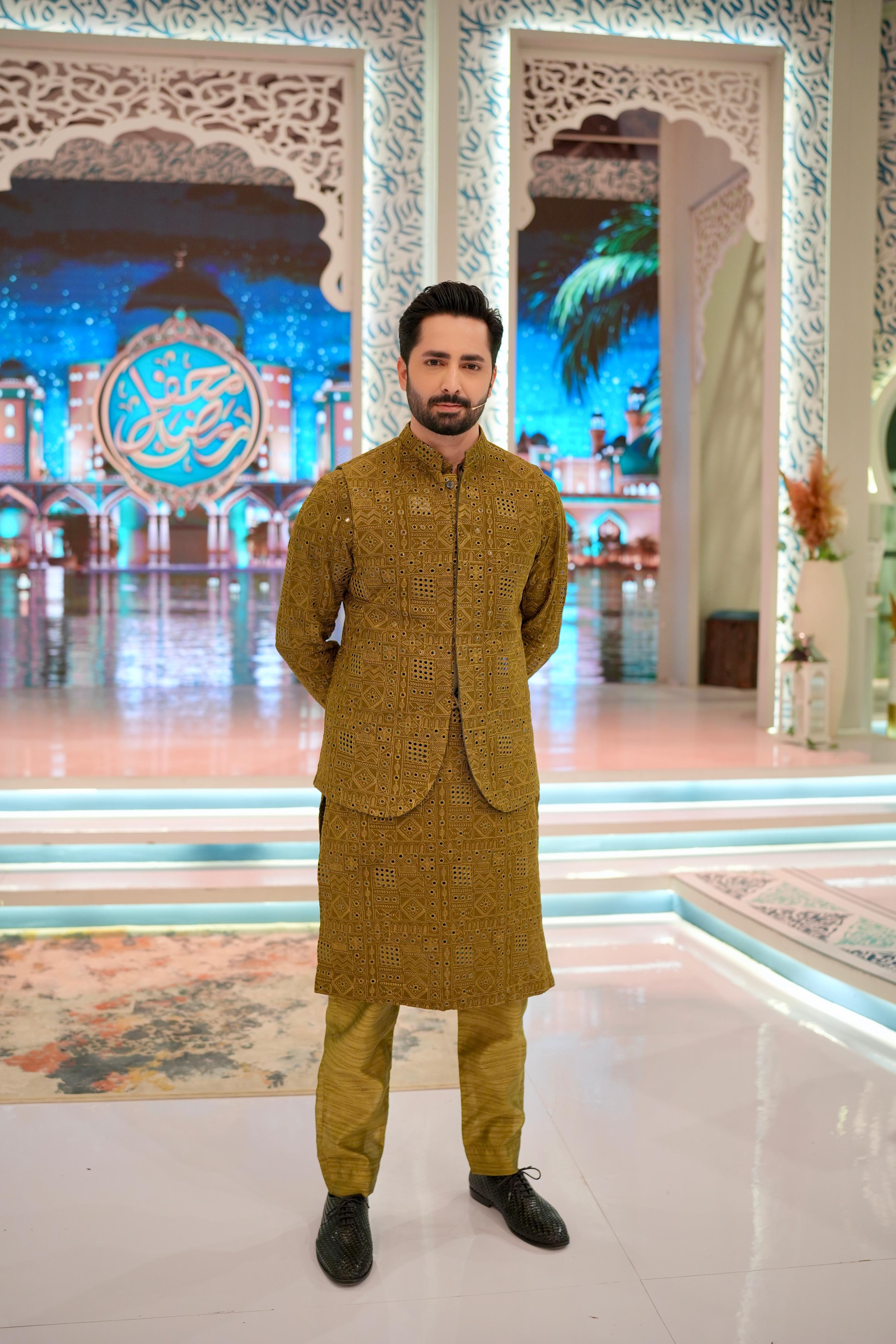 ED25 - Green Embroidered Kurta Pajama
