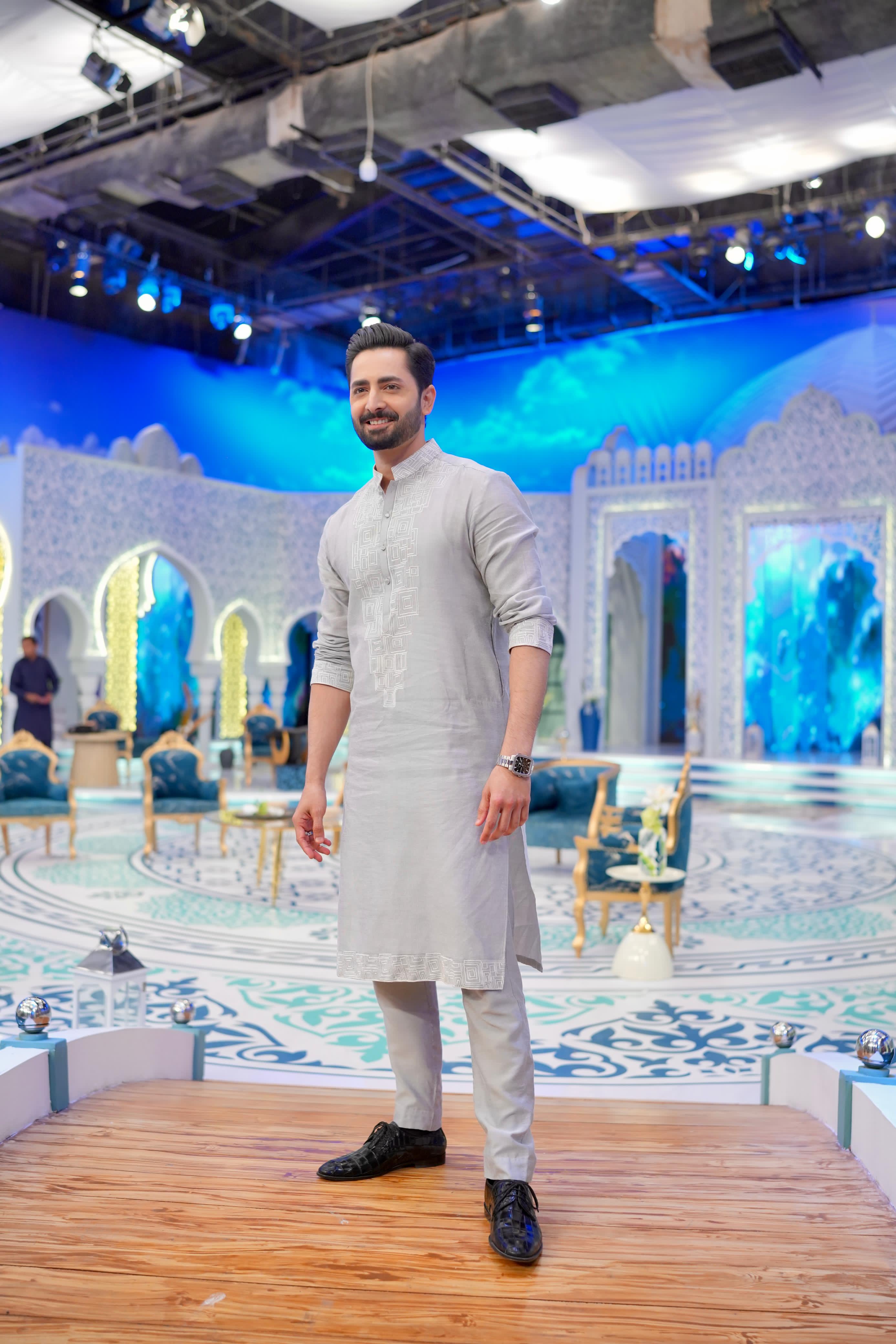 ED25 - Ash Gray Neck Embroidered Kurta Pajama