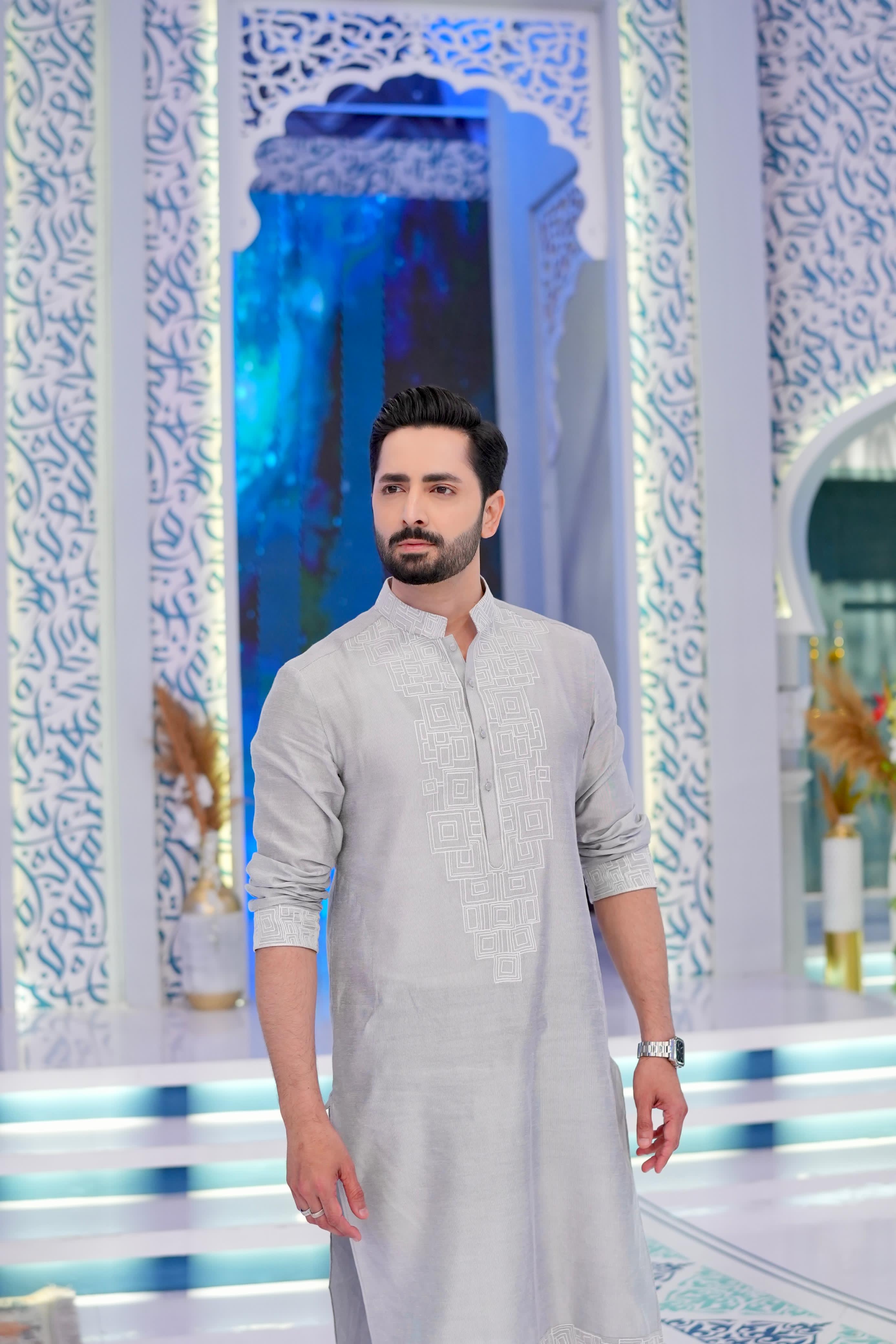 ED25 - Ash Gray Neck Embroidered Kurta Pajama