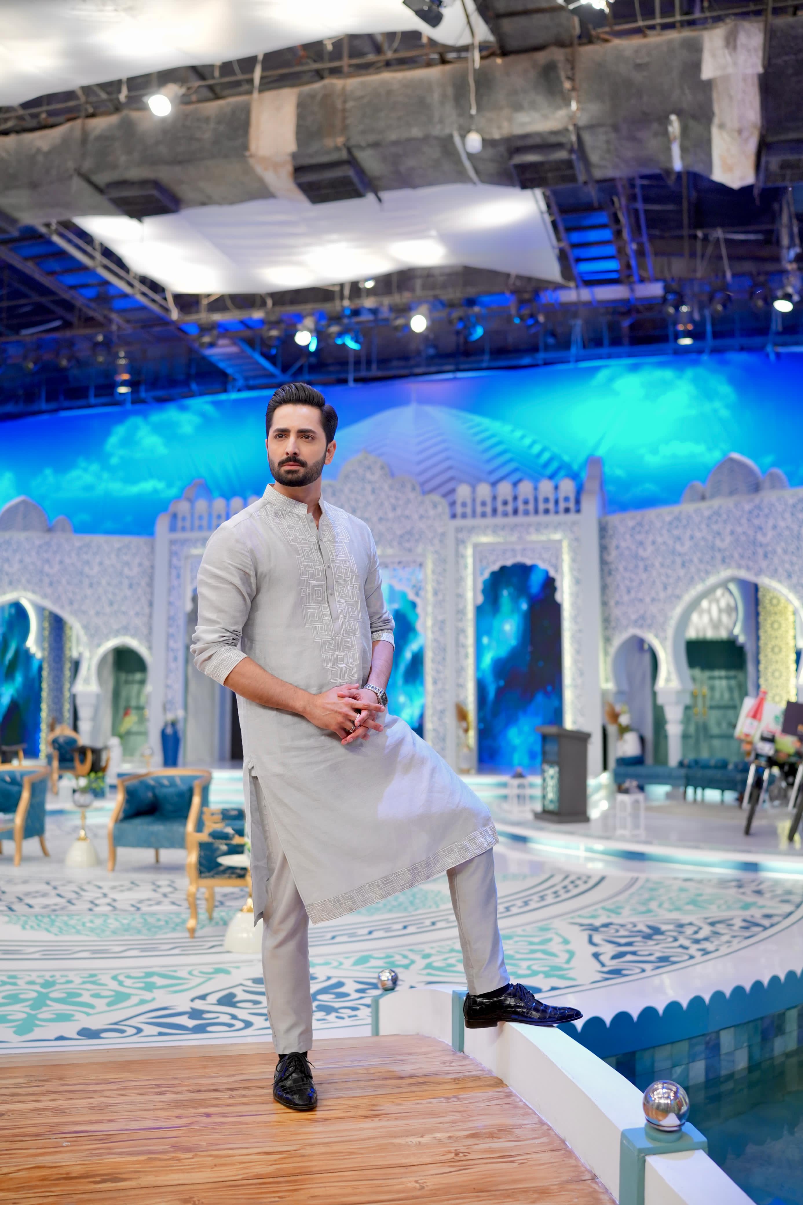 ED25 - Ash Gray Neck Embroidered Kurta Pajama