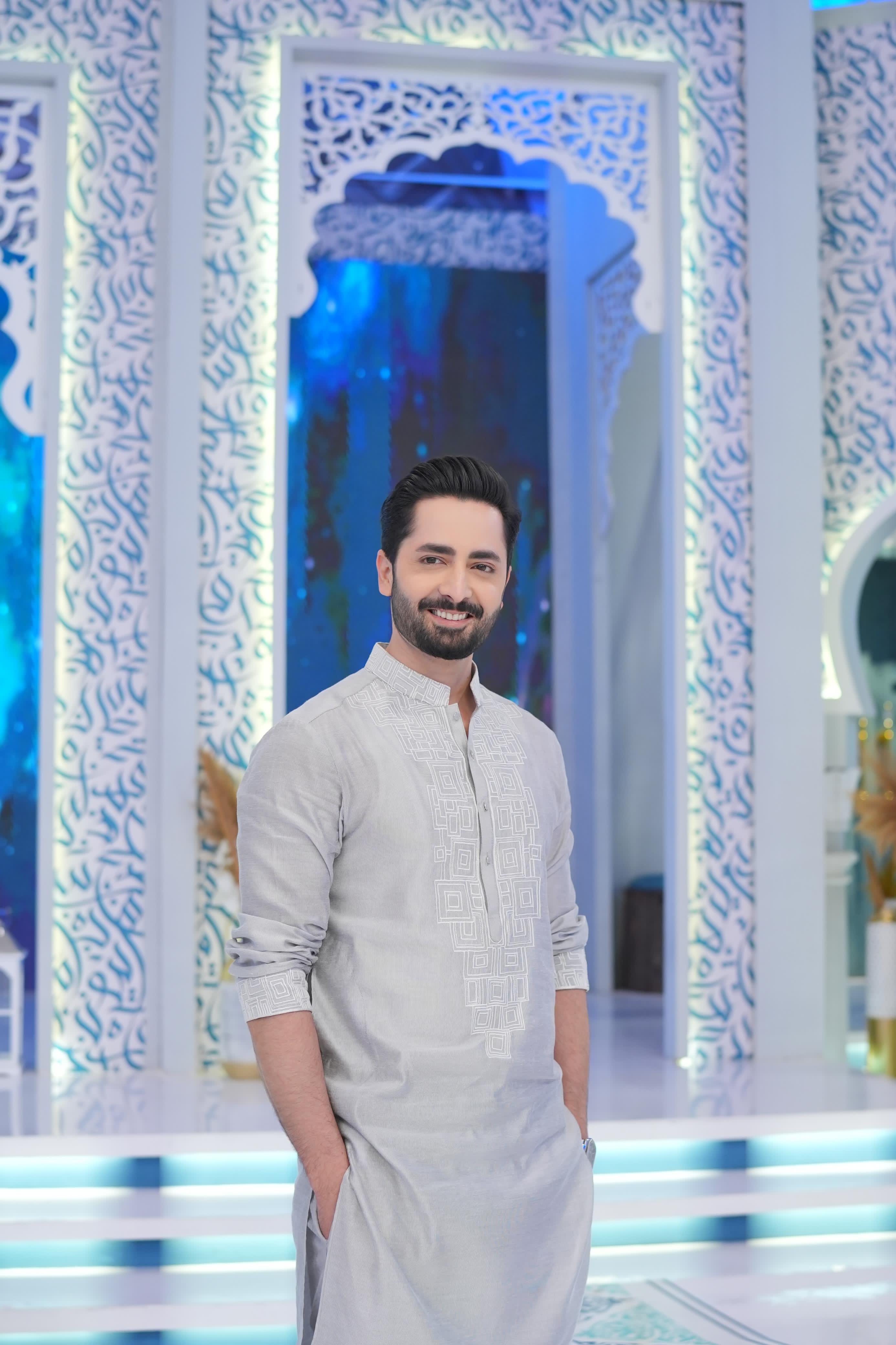 ED25 - Ash Gray Neck Embroidered Kurta Pajama