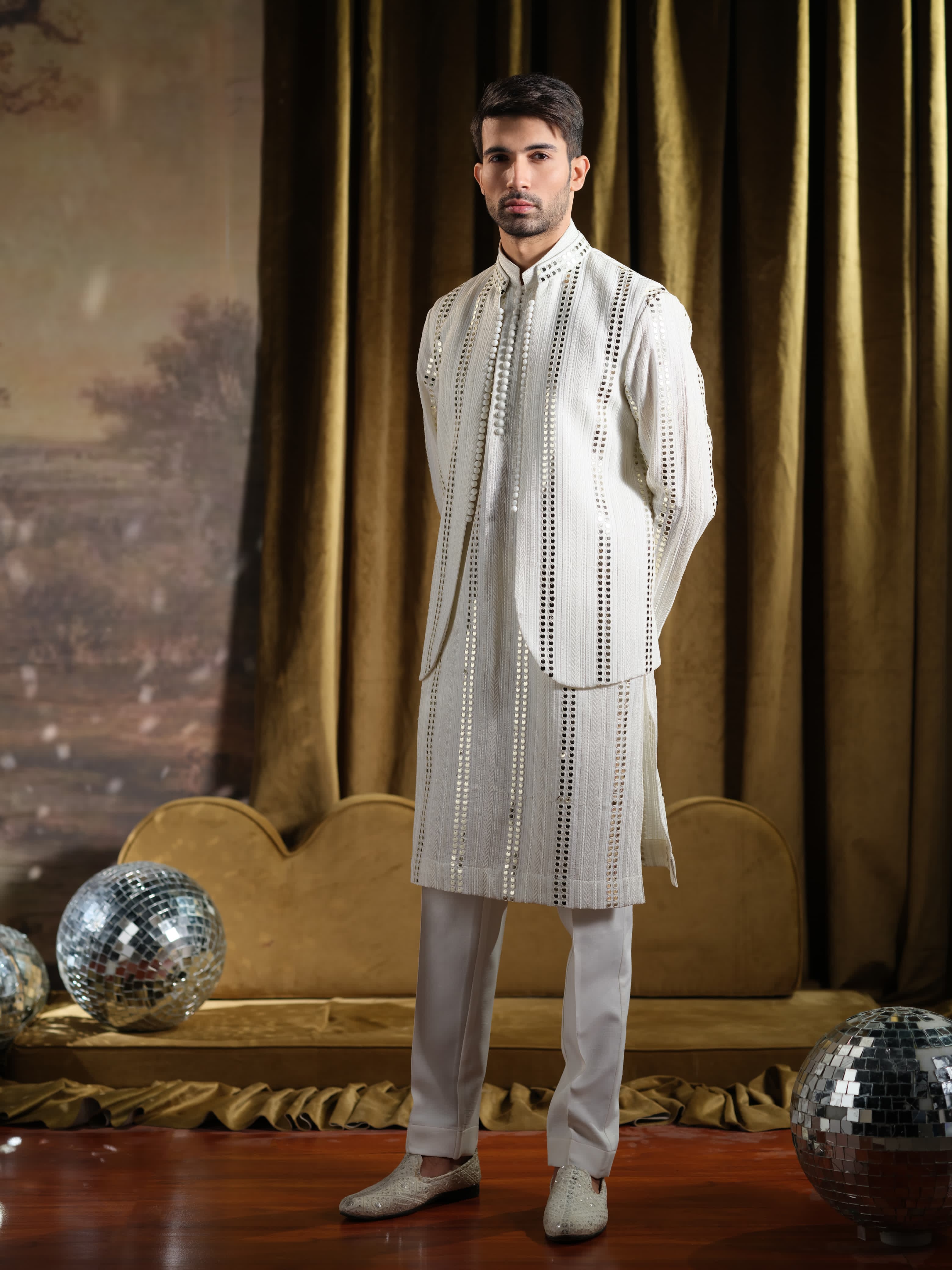 MUSARRAT - OFF WHITE EMBROIDERED KURTA PAJAMA