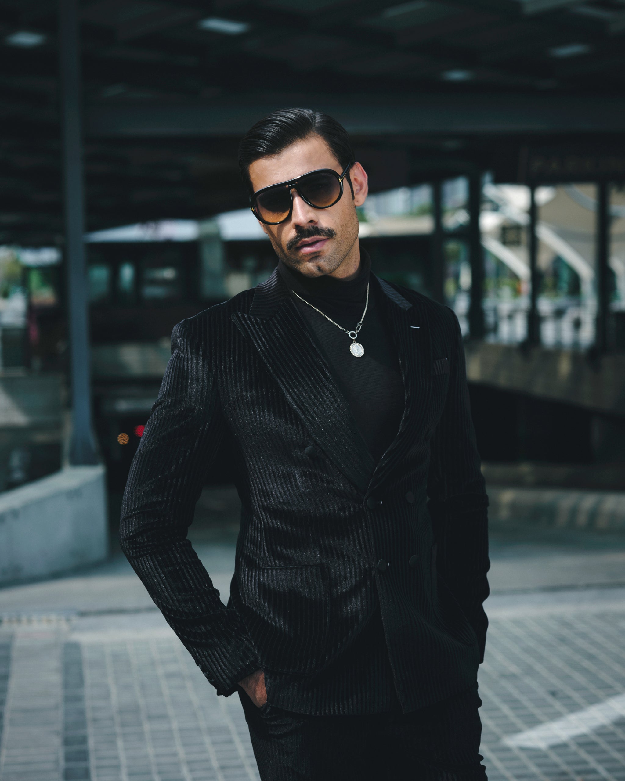 SOIGNÈ | Black Gradation Pleats Double Breasted Suit