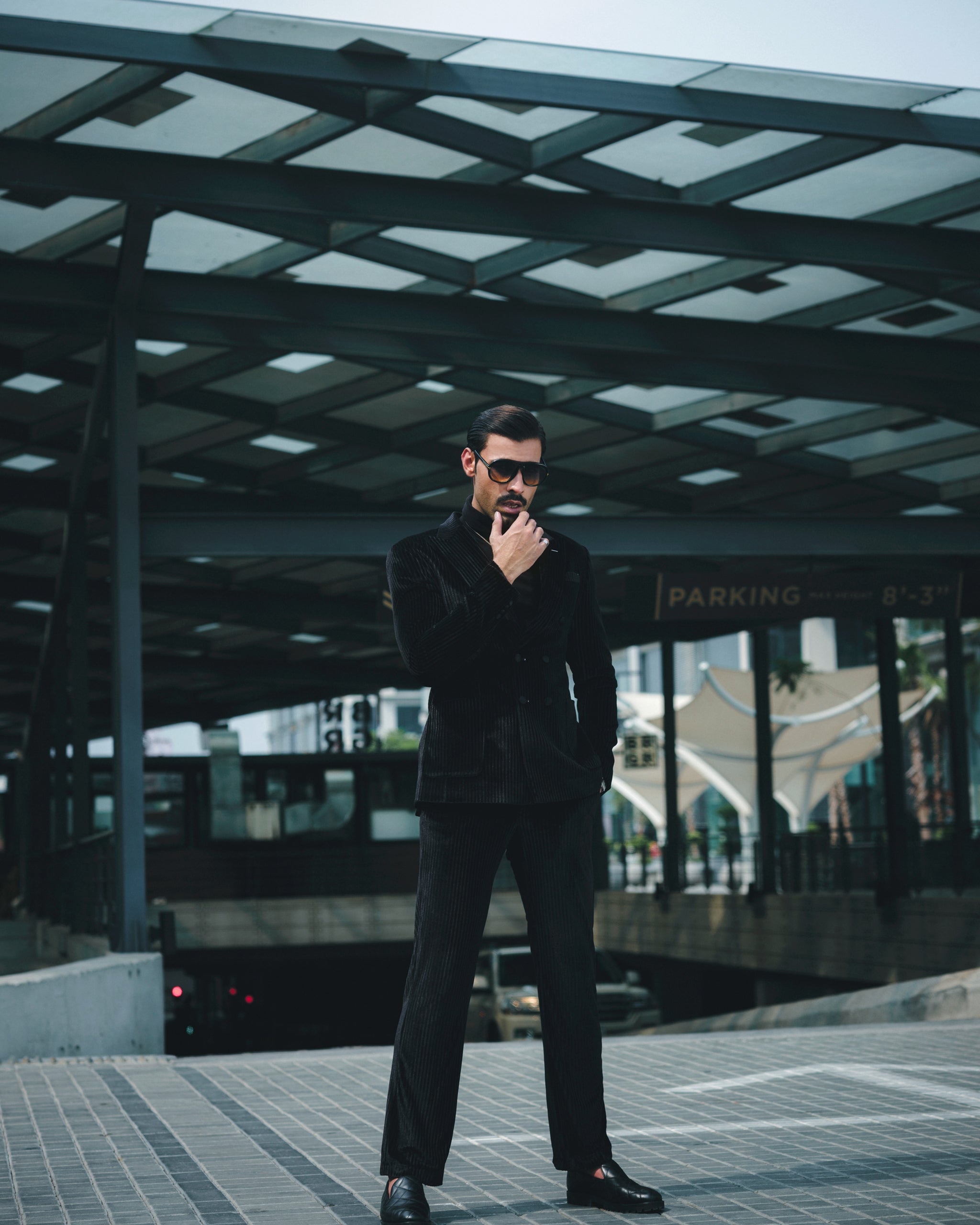 SOIGNÈ | Black Gradation Pleats Double Breasted Suit