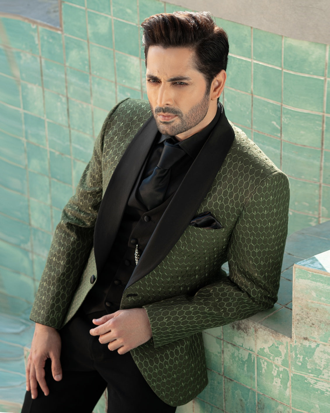 Embroidery Embellished Tuxedo Suit