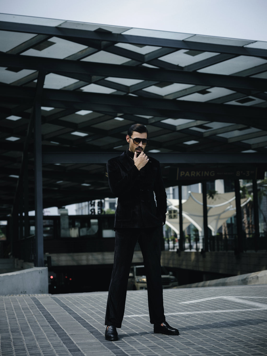 SOIGNÈ | Black Gradation Pleats Double Breasted Suit