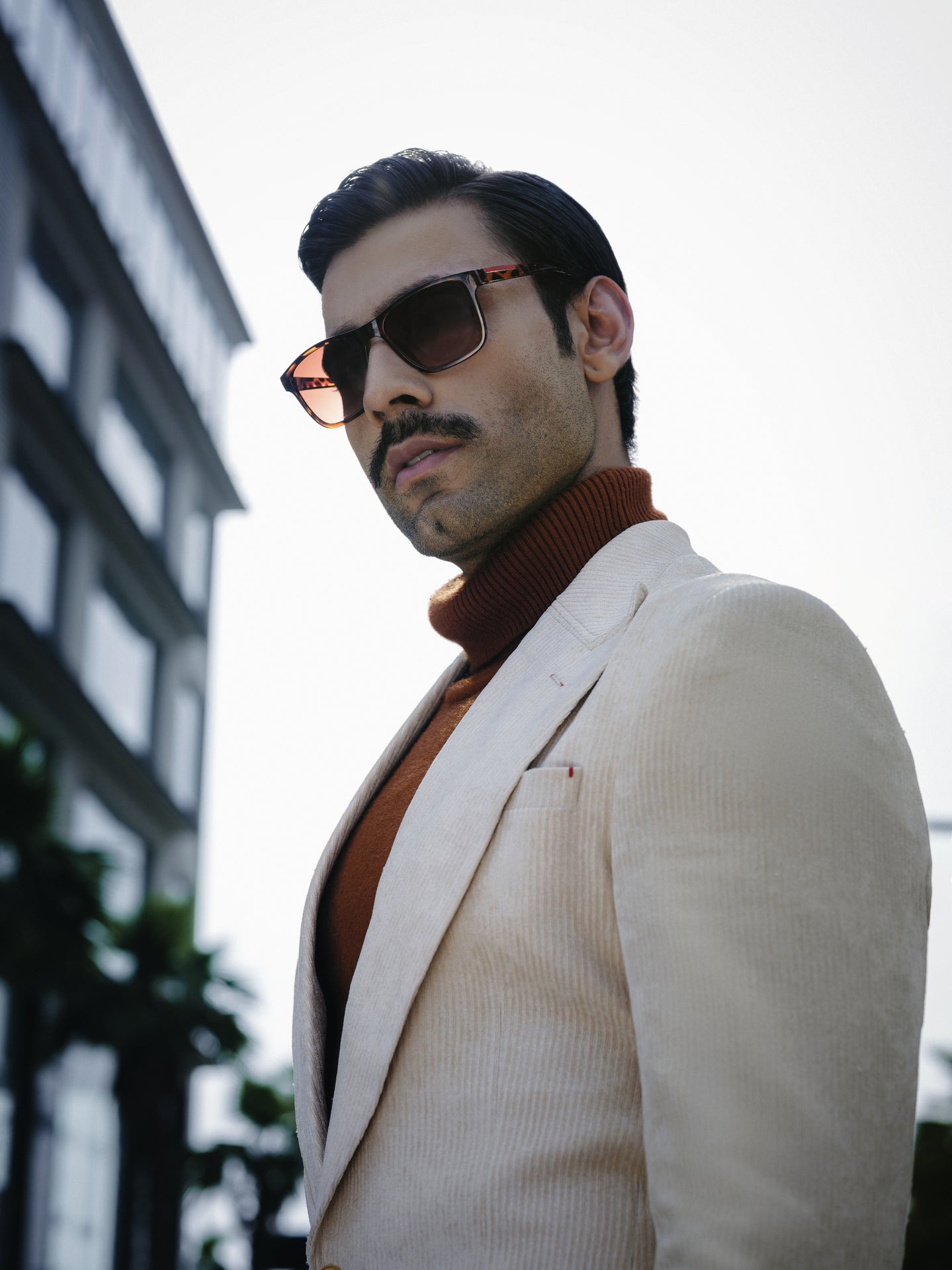 SOIGNÈ | Porcelain Ivory Gradation Pleats suit