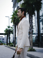 SOIGNÈ | Porcelain Ivory Gradation Pleats suit