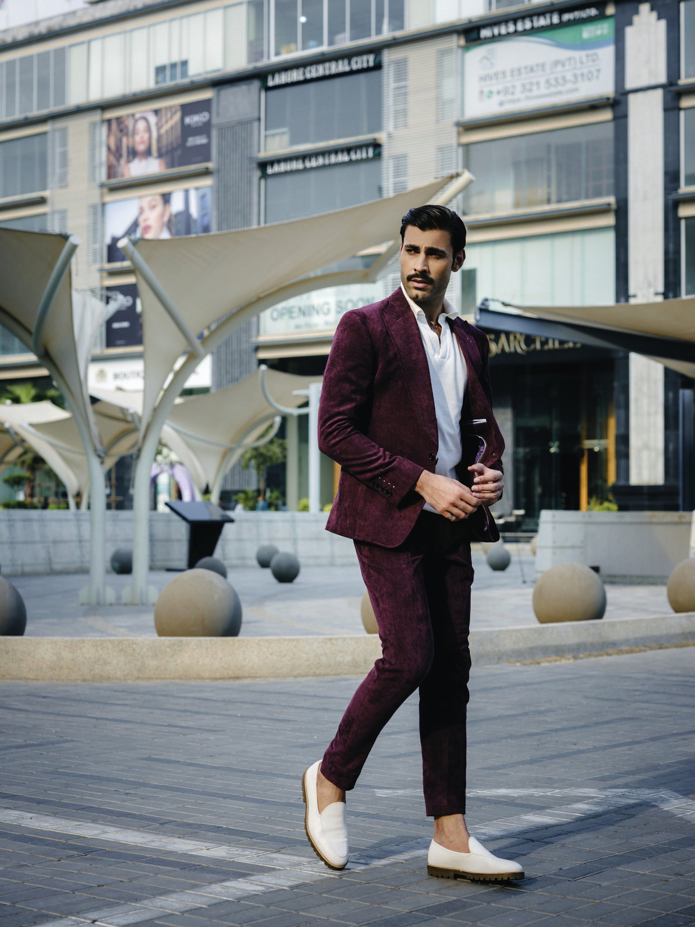 SOIGNÈ | Dark Liquorice Gradation Pleats Double Button suit