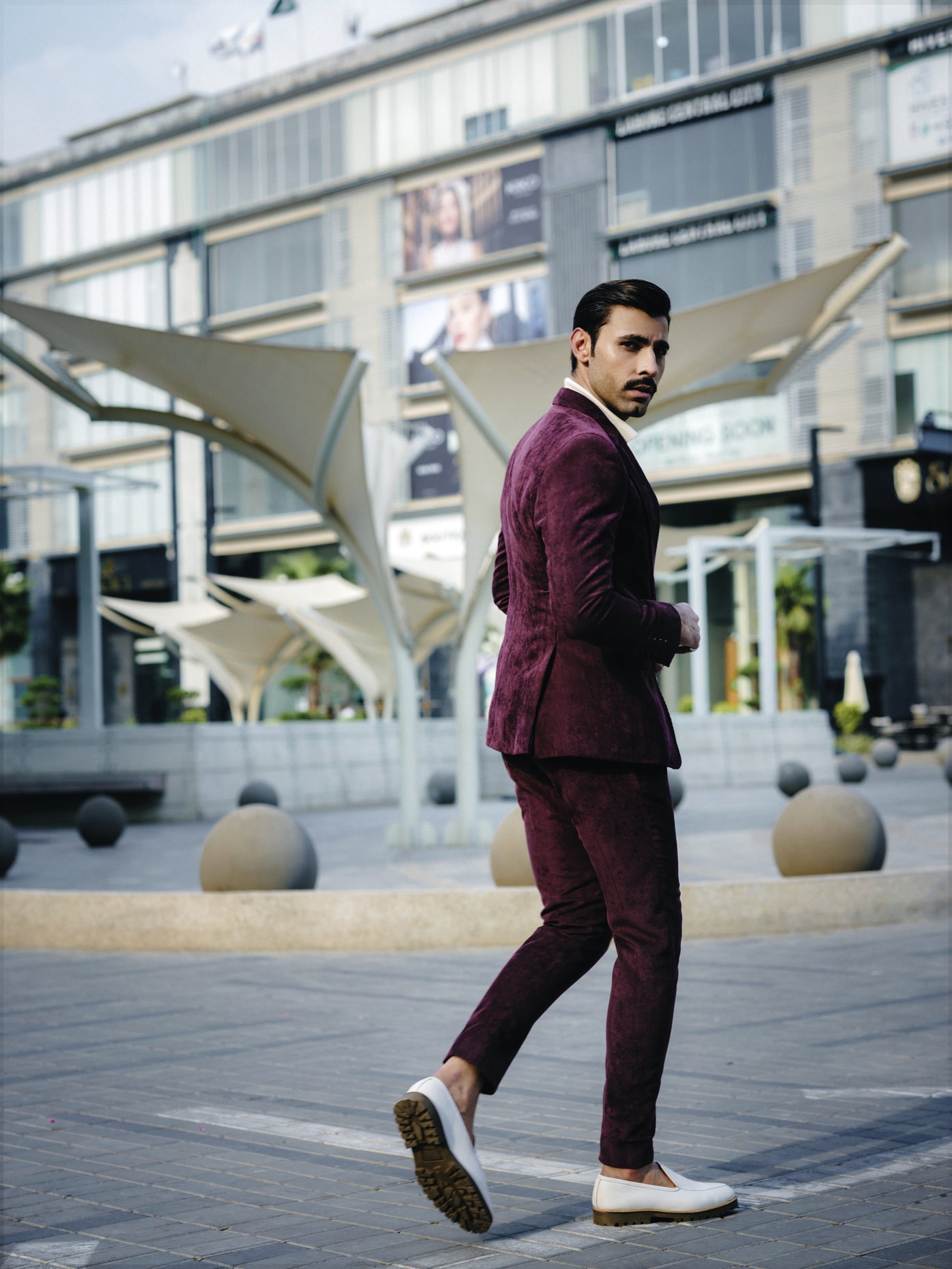 SOIGNÈ | Dark Liquorice Gradation Pleats Double Button suit