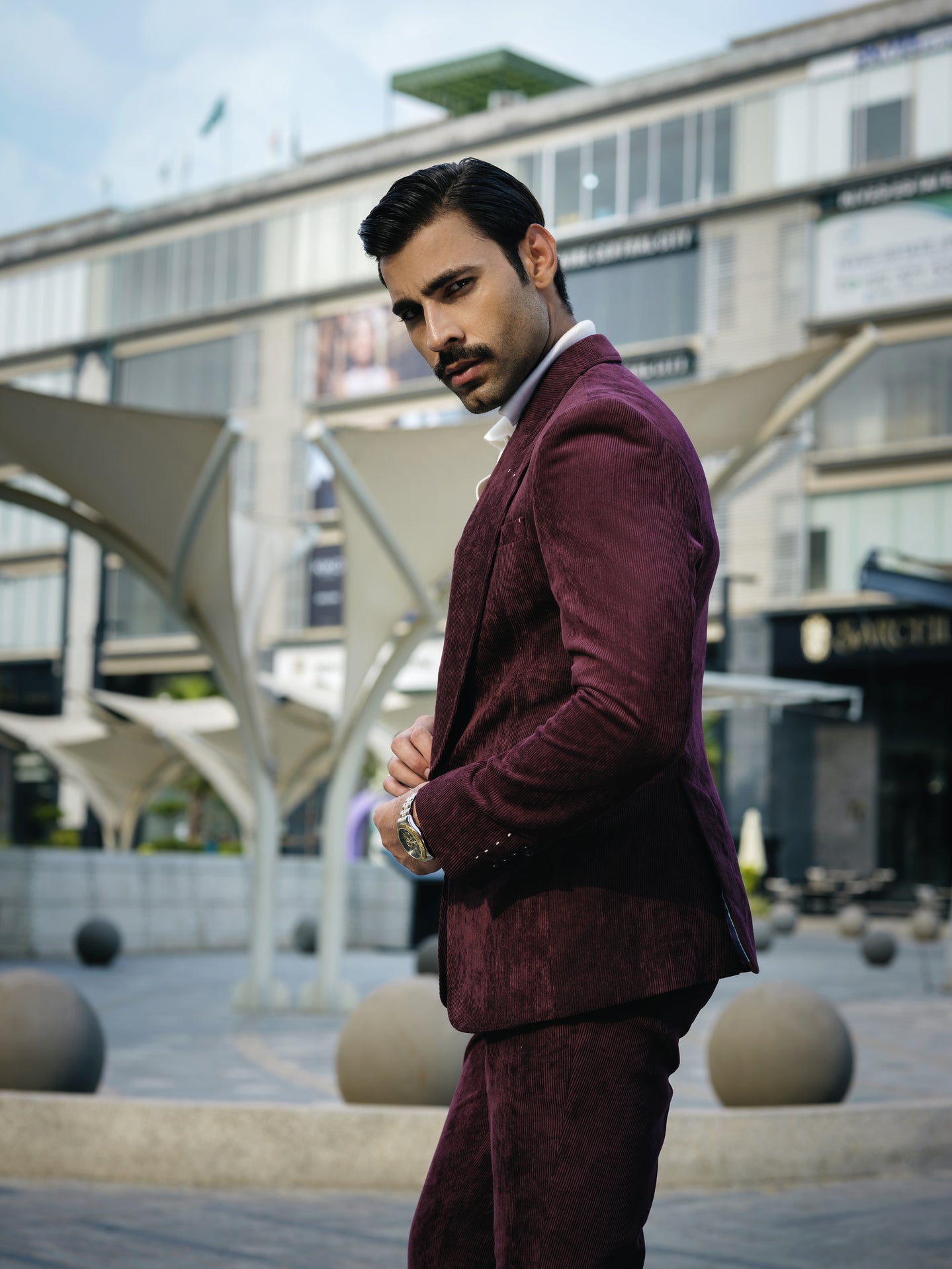 SOIGNÈ | Dark Liquorice Gradation Pleats Double Button suit