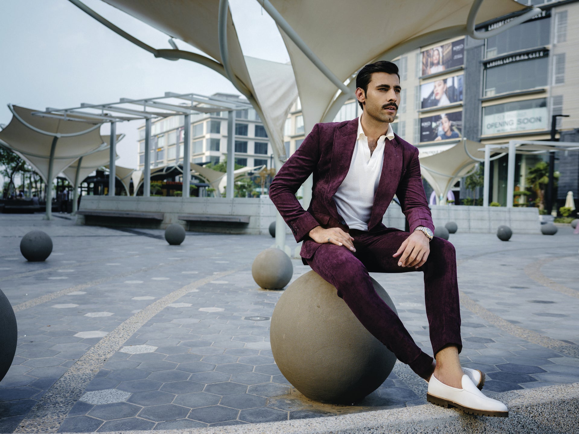 SOIGNÈ | Dark Liquorice Gradation Pleats Double Button suit