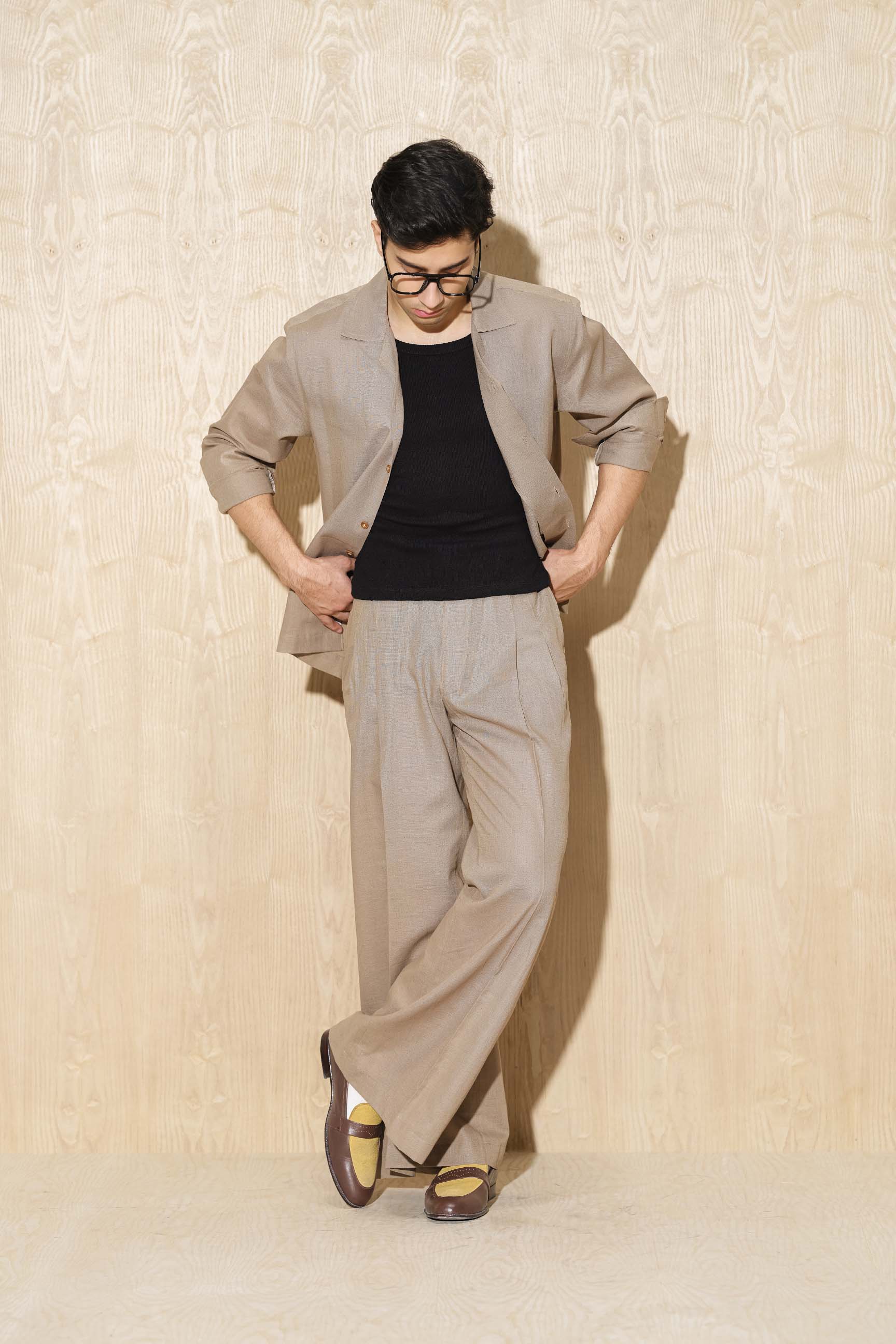 Warm Beige “Old Money” Cuban Collar Shirt with Bell-Bottom Trousers