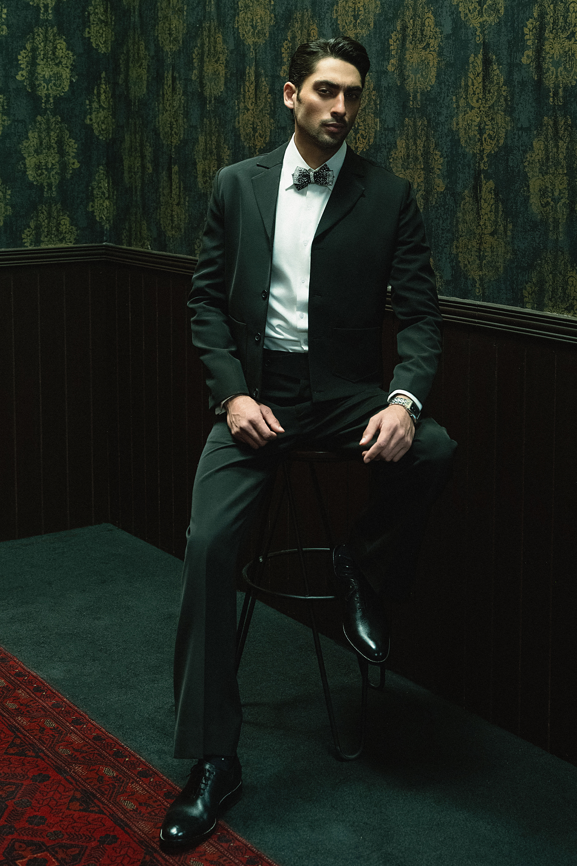 Classic Dark Black Four-Button Short Blazer Suit