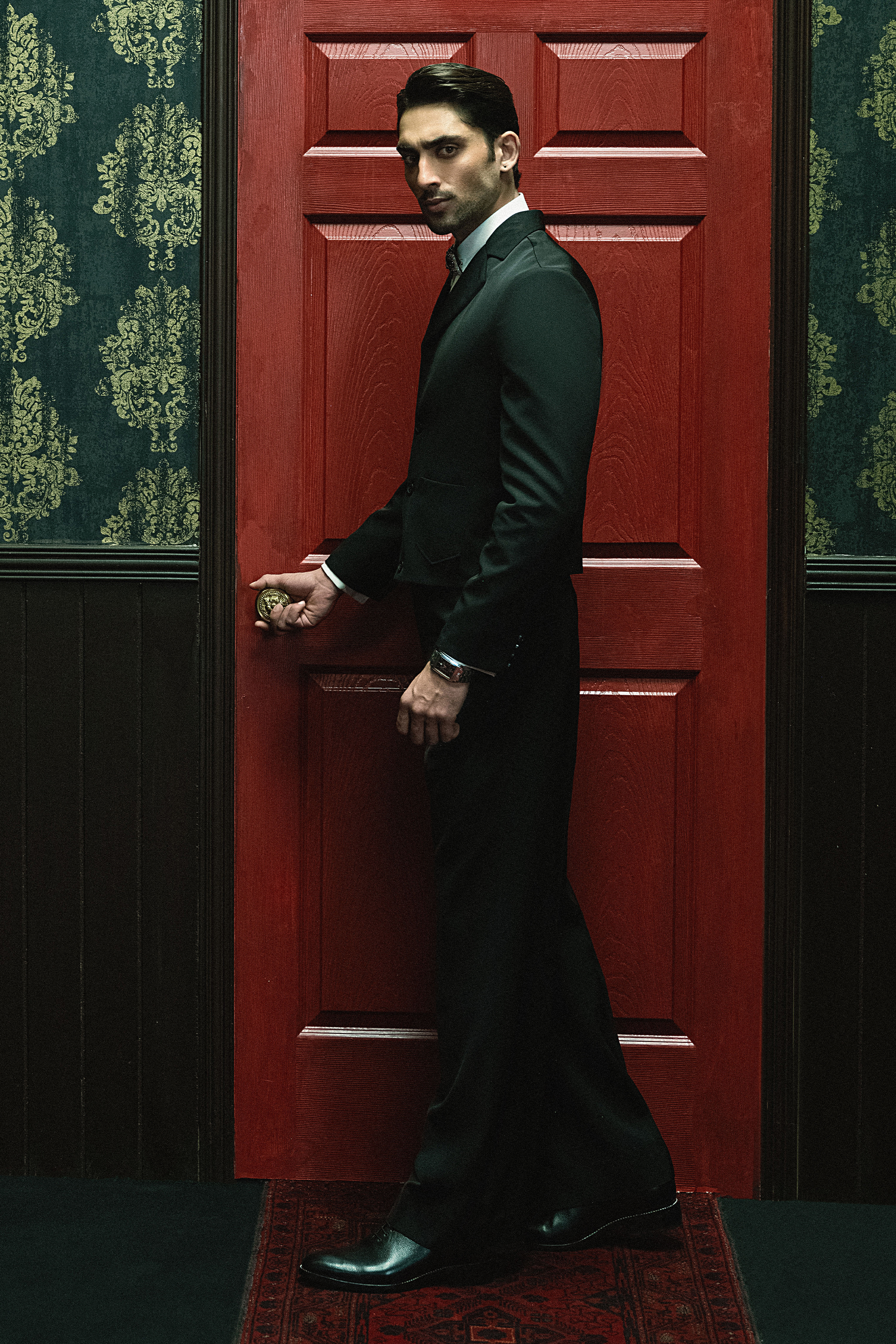 Classic Dark Black Four-Button Short Blazer Suit