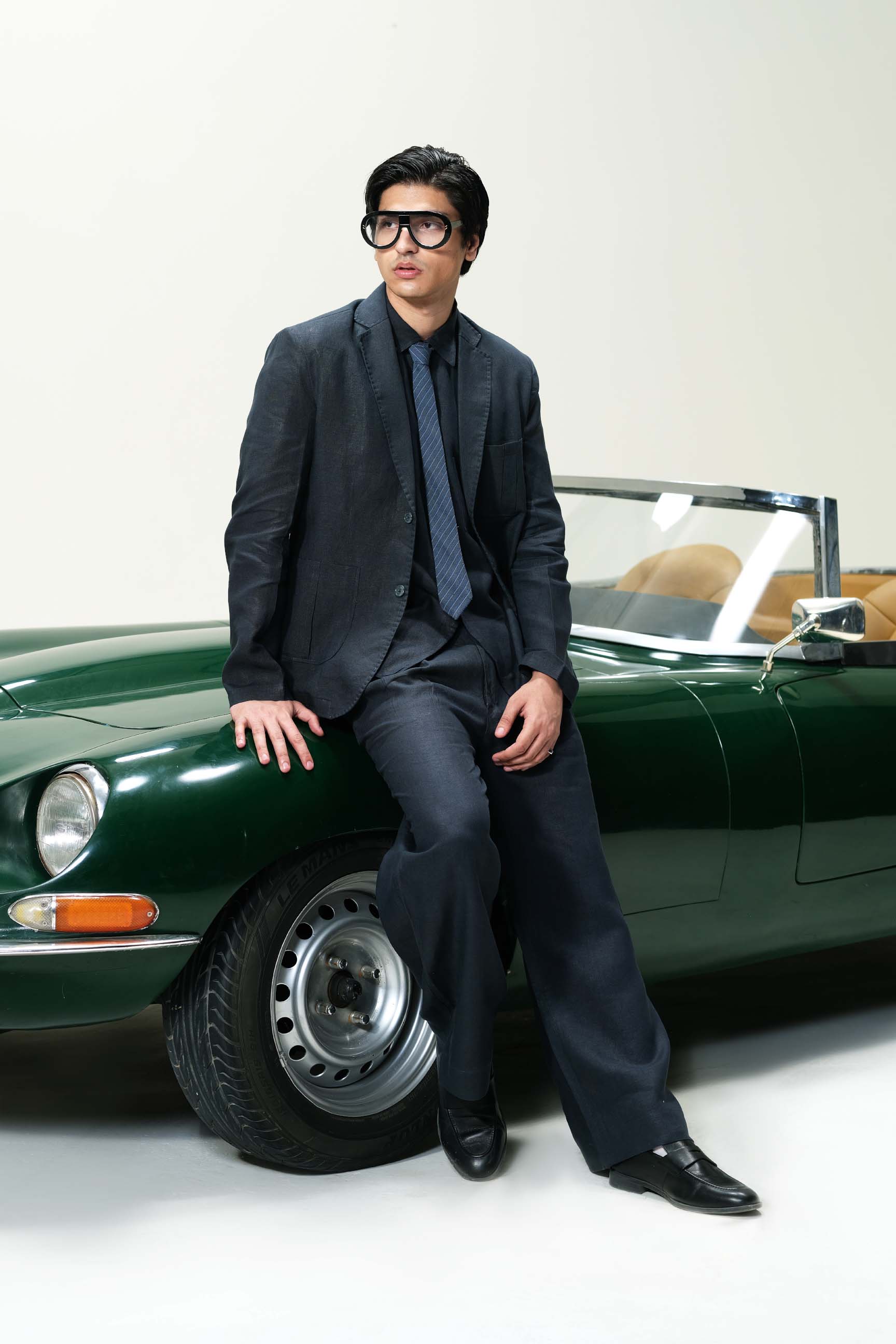 Dark Navy Blue “Old Money” Aesthetic Oversized Blazer Set (Blazer + Shirt + High-Waist Bell-Bottom Trousers)