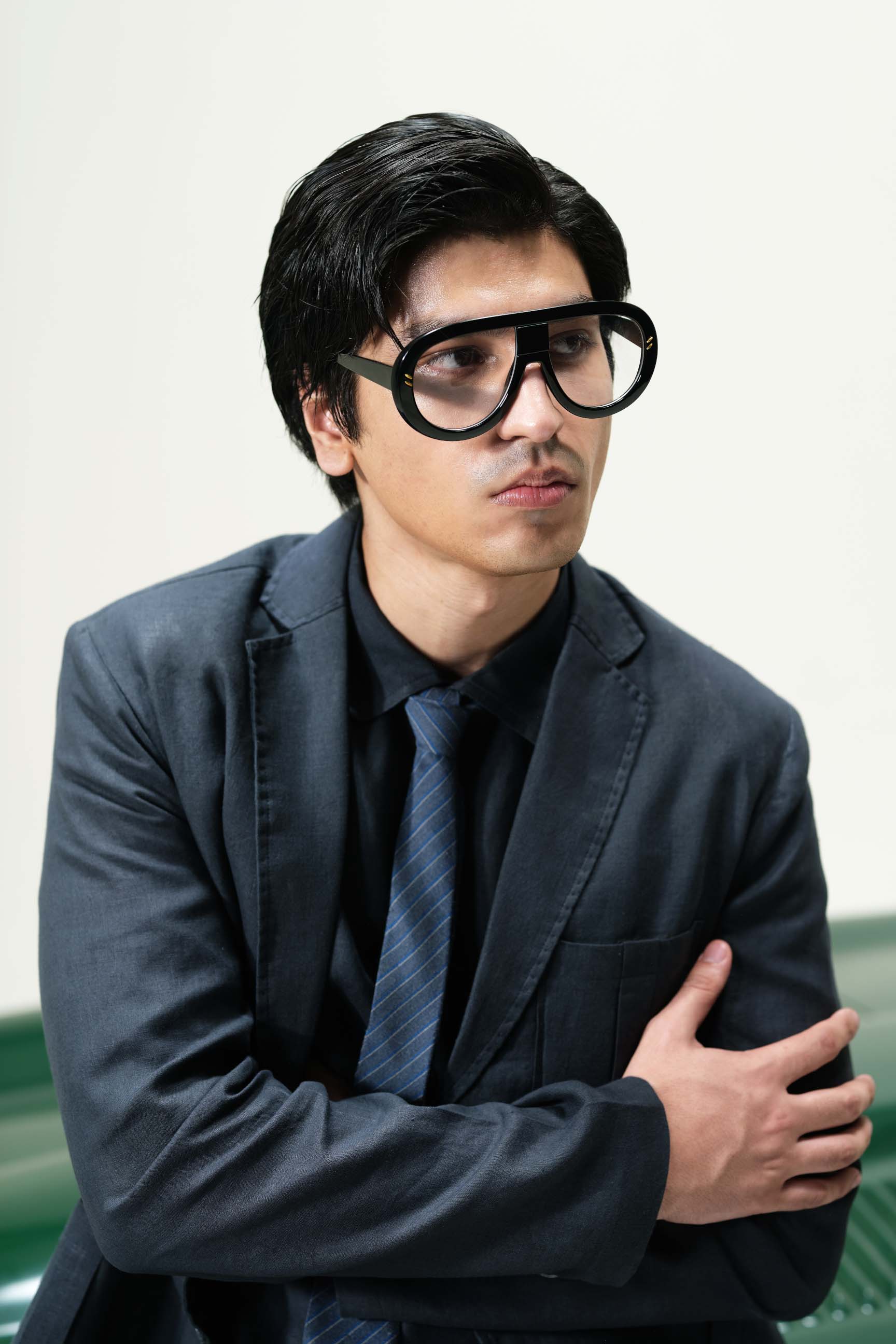 Dark Navy Blue “Old Money” Aesthetic Oversized Blazer Set (Blazer + Shirt + High-Waist Bell-Bottom Trousers)