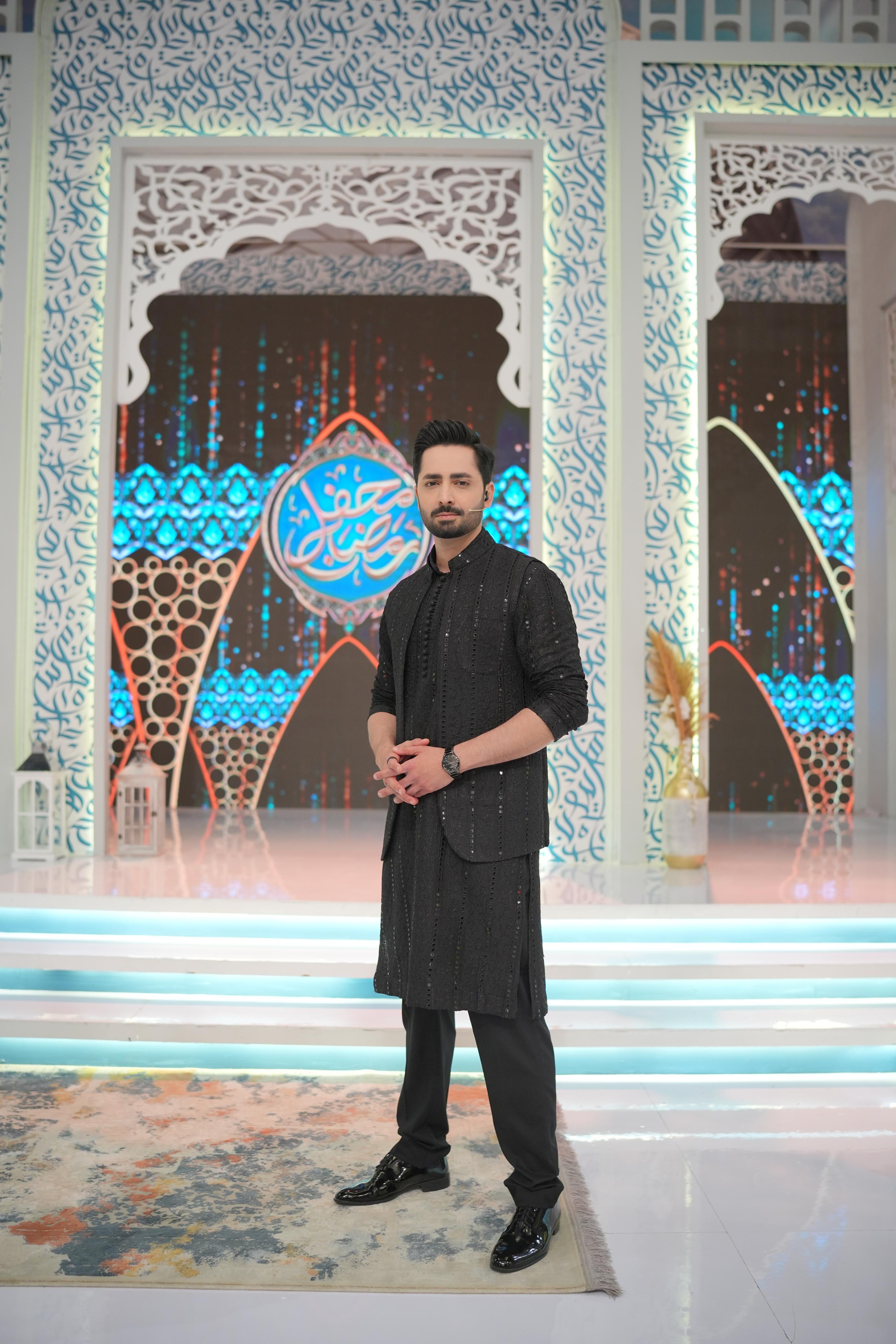 ED25 - Black Embroidered Kurta Pajama