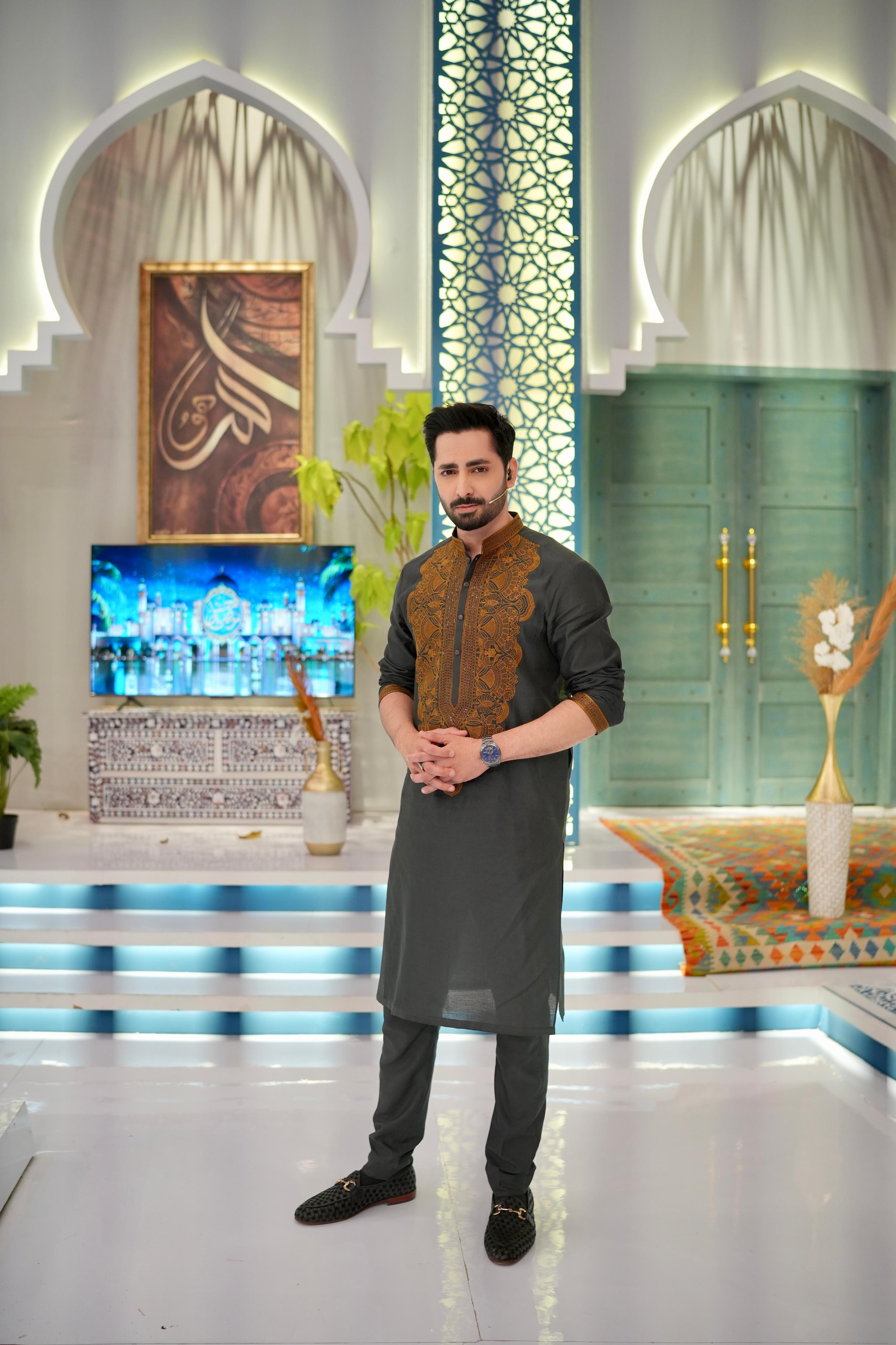 ED25 - Dark Green Neck Embellished Kurta Pajama