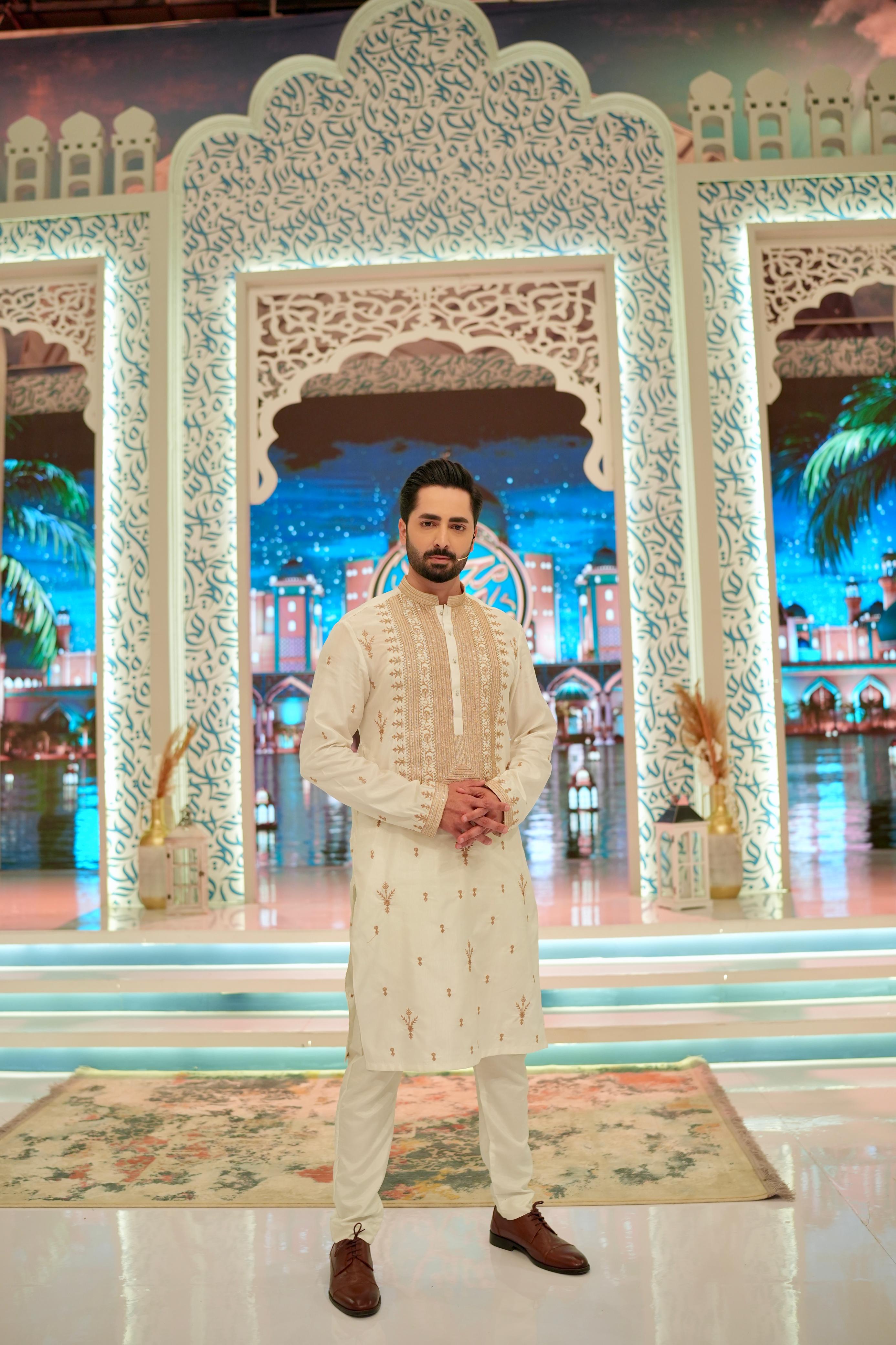 ED25 - Ivory Neck Embellished Kurta Pajama