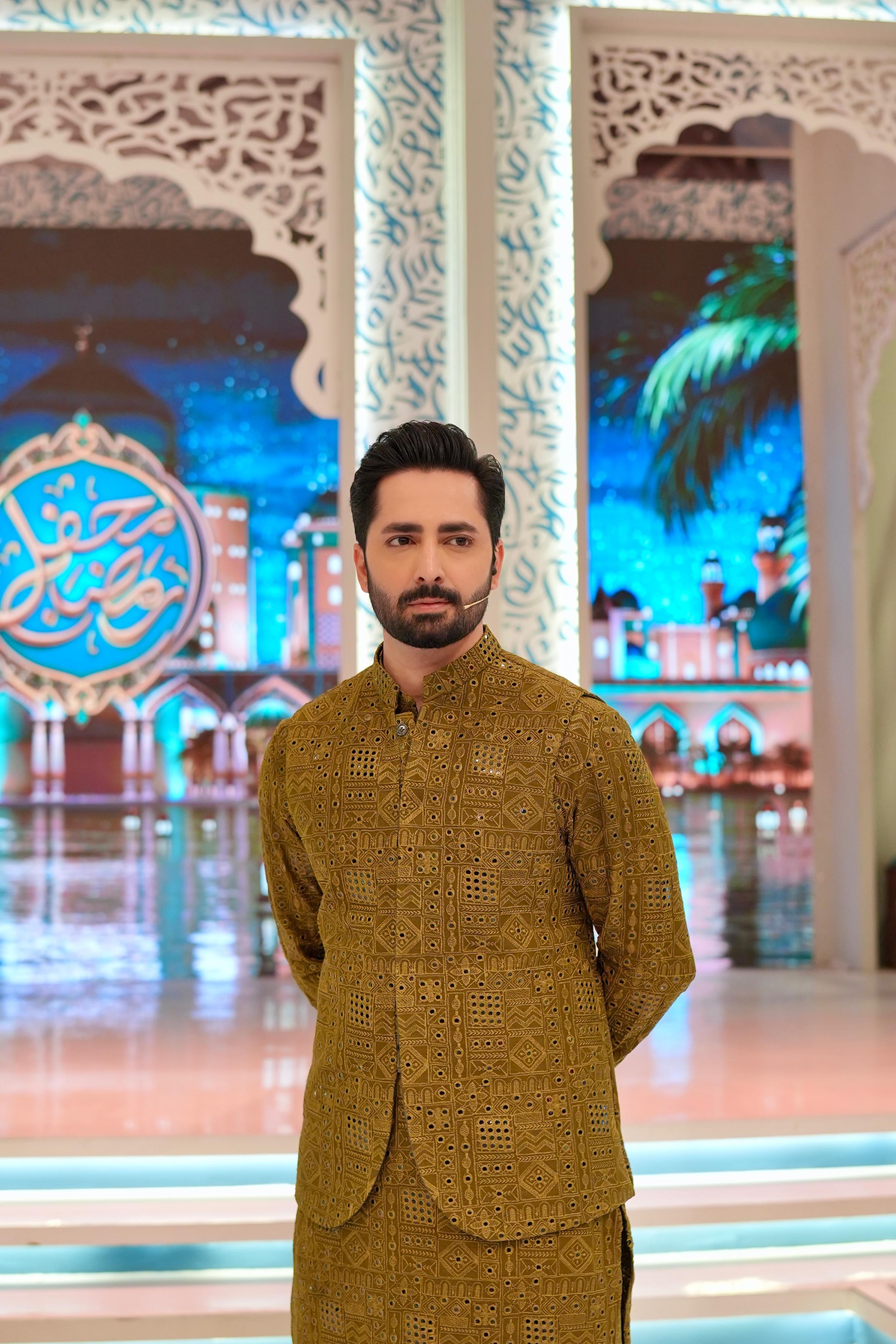 ED25 - Green Embroidered Kurta Pajama