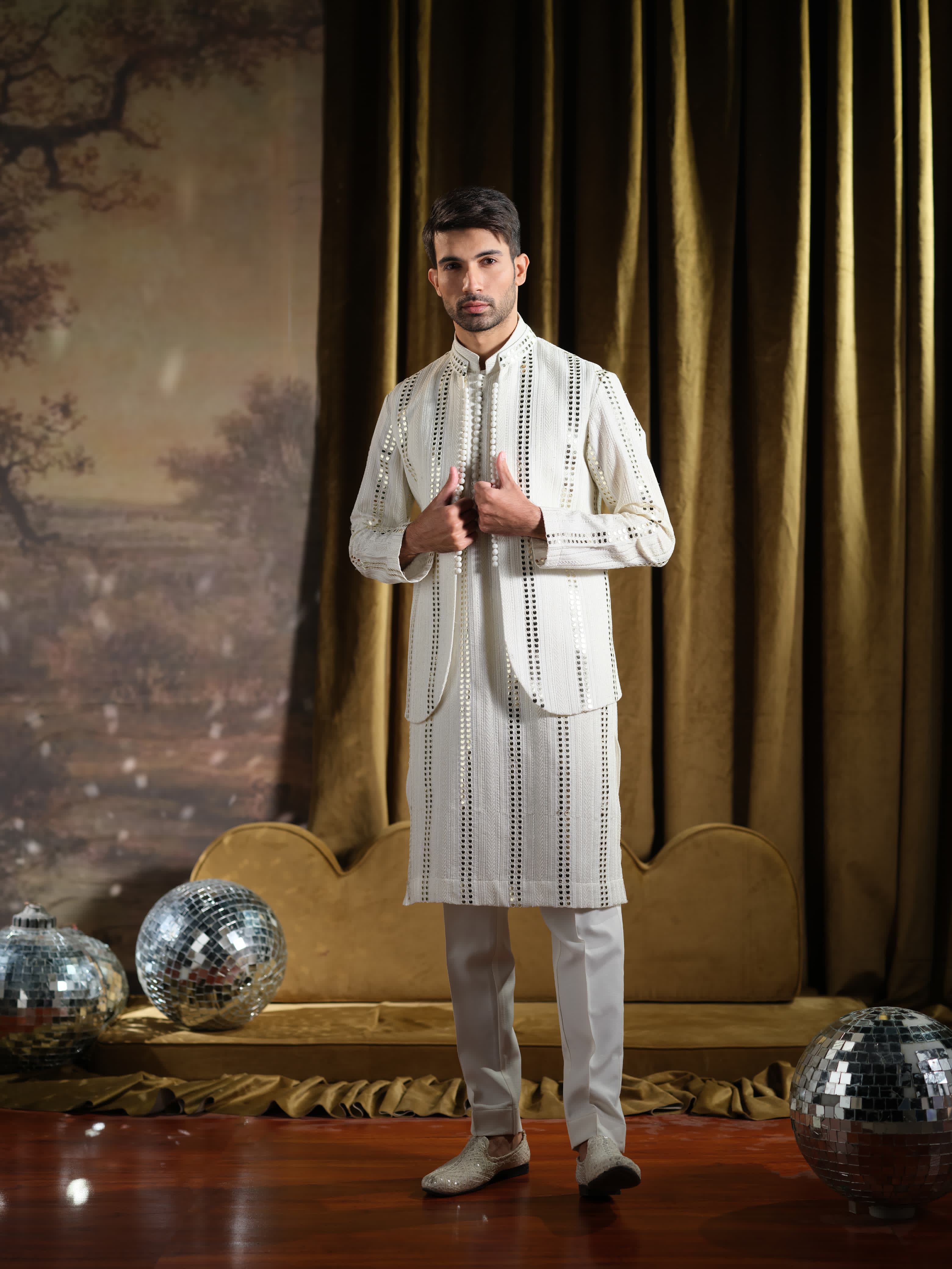 MUSARRAT - OFF WHITE EMBROIDERED KURTA PAJAMA